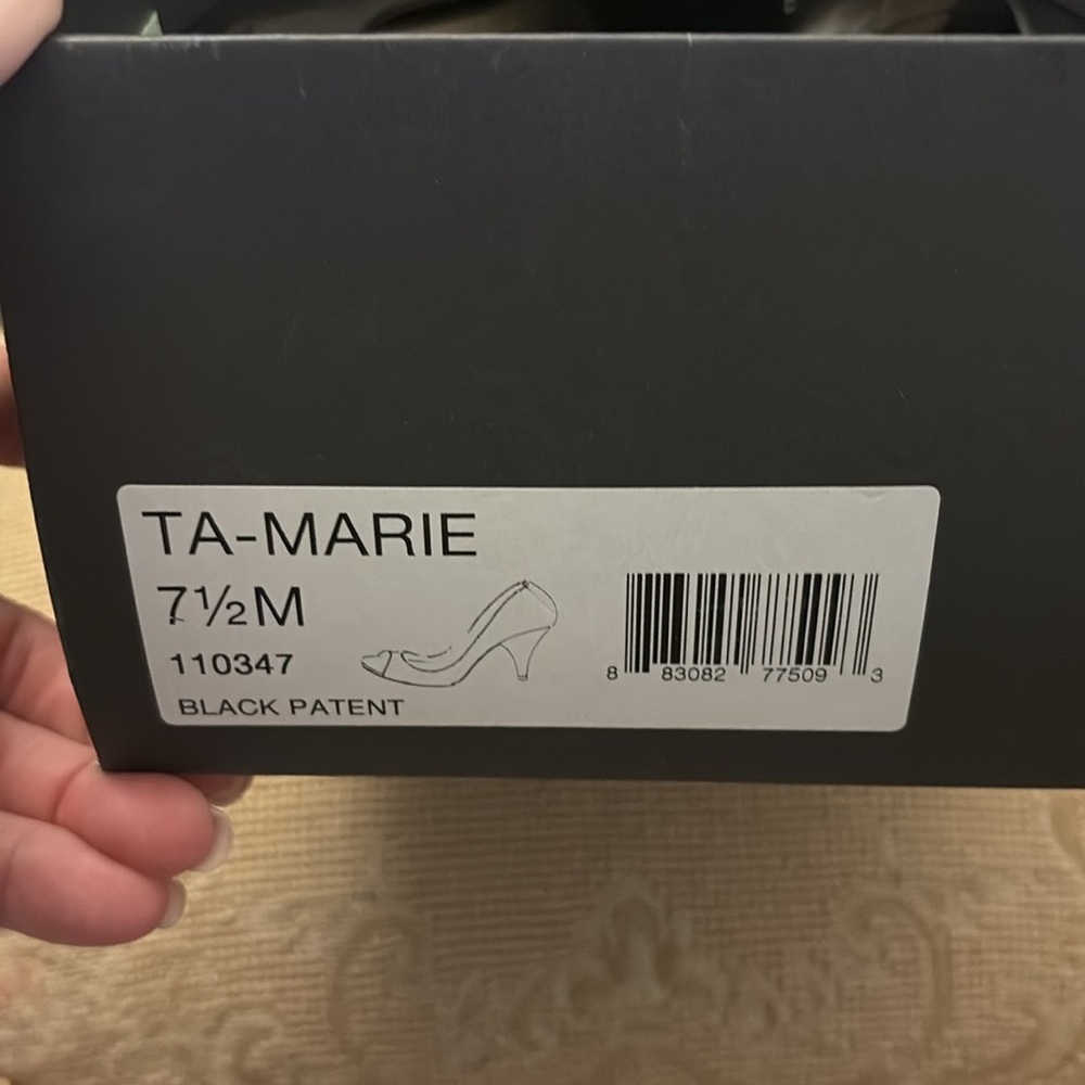 Tahari Glossy Black Peep Toe Heels - Picture 5 of 7
